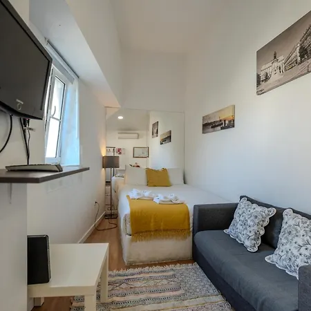 Studio Mouraria, Lisbon Center, tram&metro-2