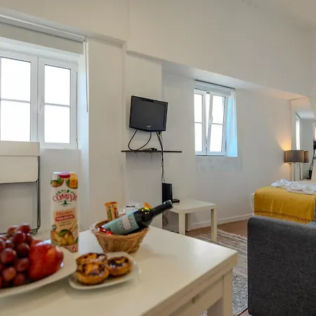 Studio Mouraria, Lisbon Center, tram&metro-3